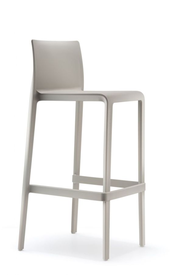 Volt 678 stool – Stackable and plastic