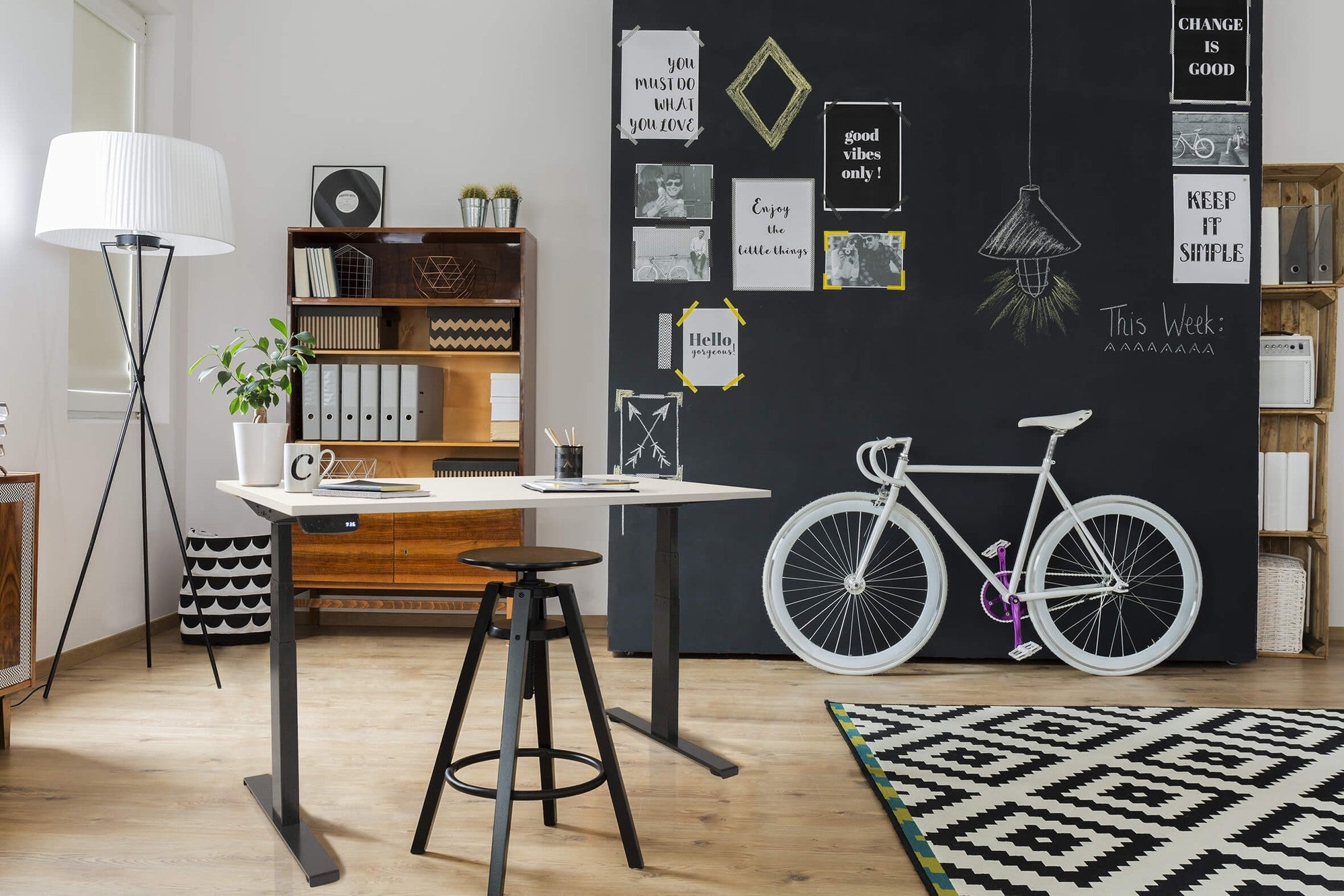 Altura Pro Sitz-Steh-Schreibtisch - New Back Bürostuhl – Paketangebot