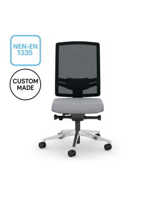 Afbeelding van de Viasit F1 Netweave Bureaustoel, een ergonomische bureaustoel met ademende netweave rugleuning en zitting. Uitgevoerd in een modern design met een stevig aluminium voetkruis, verstelbare armleuningen, en synchroonmechanisme voor dynamisch
